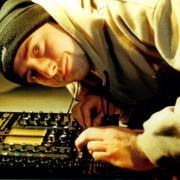 http://www.djmiller.hu/media/gallery/sajtofotok1999. (free magazin)/Thumbnails/thumbnail_180_miller_13.jpg